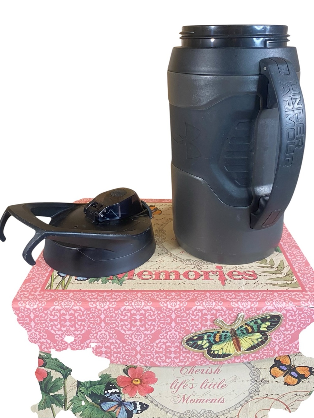 Under Armour Playmaker 64 oz Water Jug with Built-In Fence Hook Insulated
